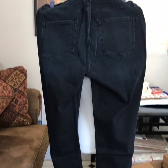 Good American Plus Size Distressed Jeans NWT - Picture 6 of 7